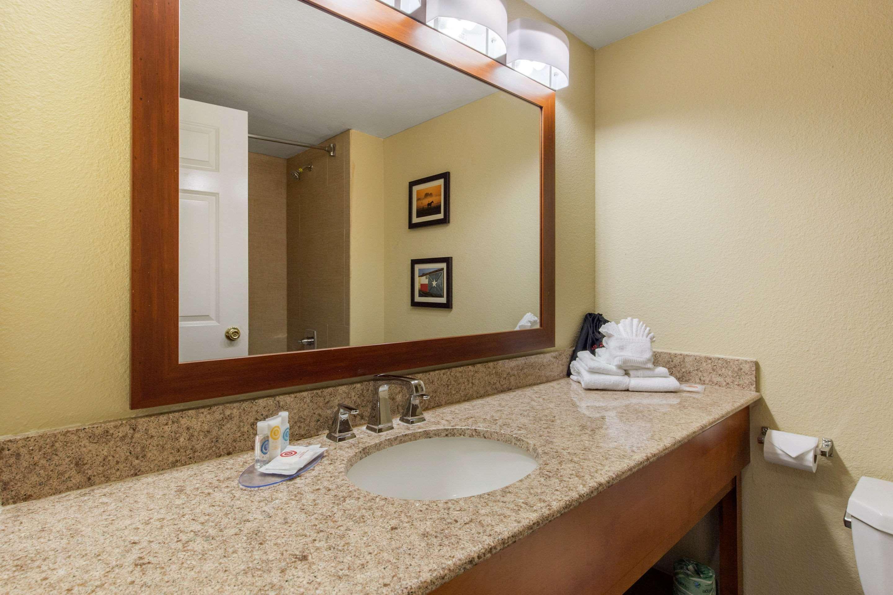 Comfort Inn & Suites Sw Houston Sugarland מראה חיצוני תמונה